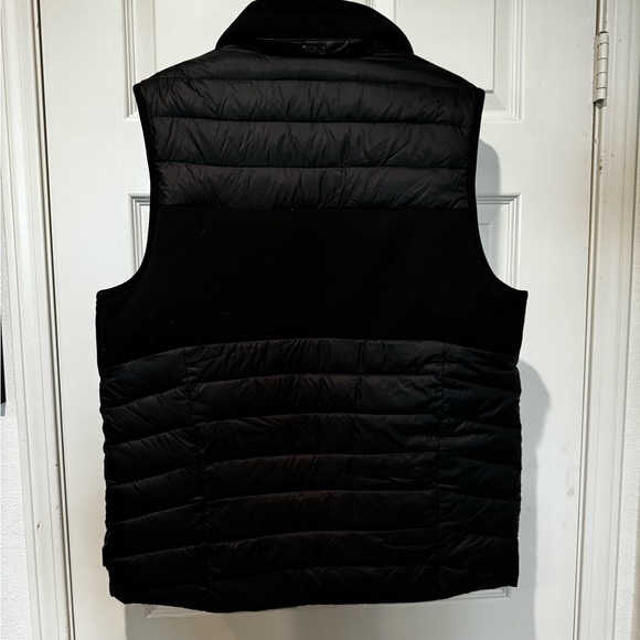Tumi Reversible Puffer Vest Black/Blue Men Size Large - Picture 8 of 8
